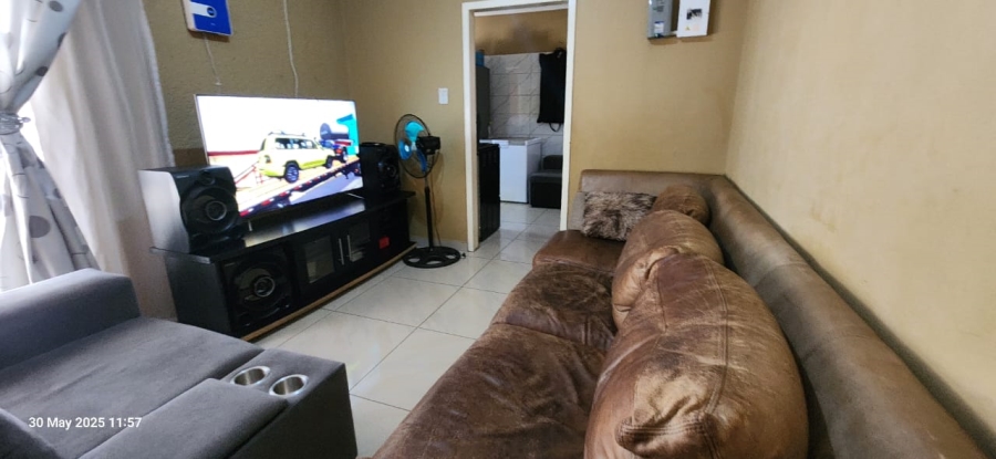 To Let 1 Bedroom Property for Rent in Oos Einde North West